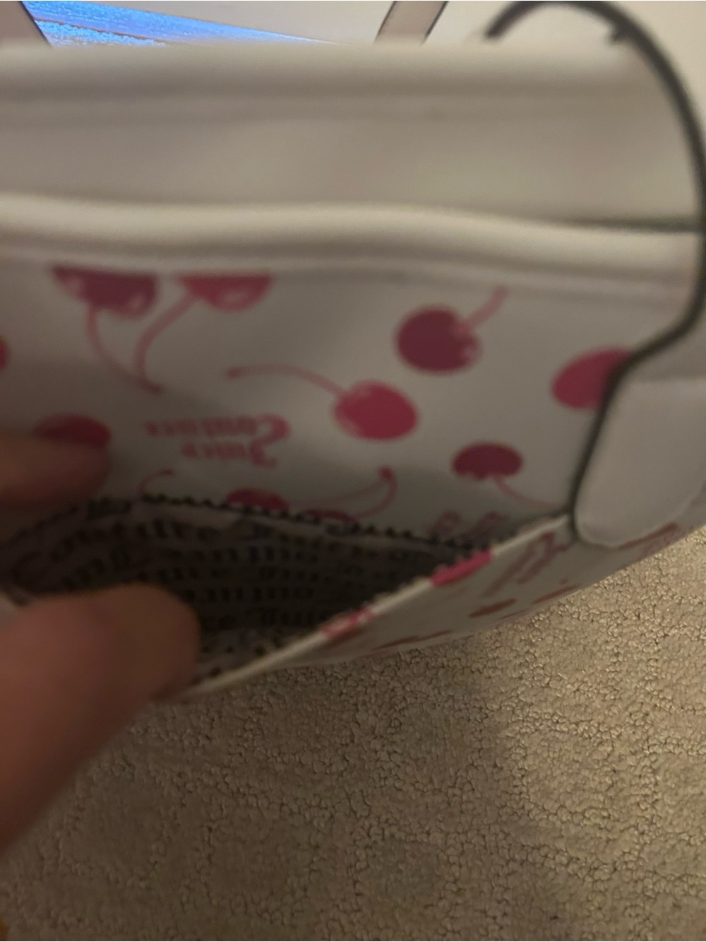 NWT white JUICY COUTURE tote bag with cherry 🍒 print. - Picture 3 of 16
